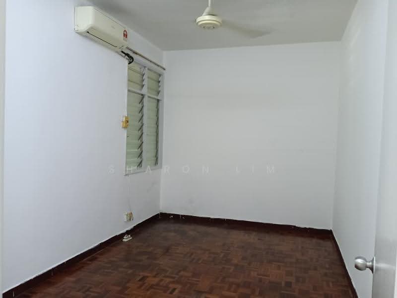 Pangsapuri untuk Dijual di Subang Perdana Goodyear Court 10 - Sharon Lim - bedroom - PropertyGuru.com.my