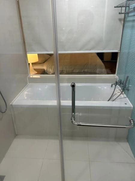 Kediaman Servis untuk Dijual di Cormar Suites (Fraser Place (Lot 163)) - Kelven Tan - Bathroom - PropertyGuru.com.my