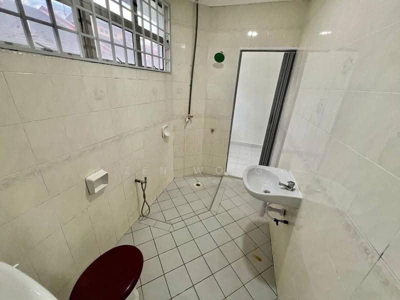 2-storey Terraced House for Sale in Taman Mutiara (Pontian) - Zen Wong - Bathroom - PropertyGuru.com.my
