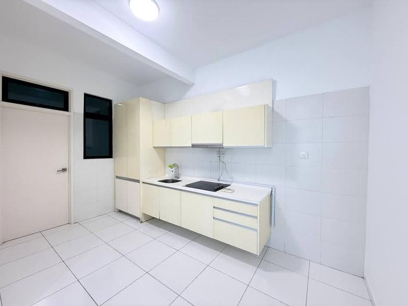 Kediaman Servis untuk Dijual di Sky Loft Premium Suites - SY Ngo - Kitchen - PropertyGuru.com.my