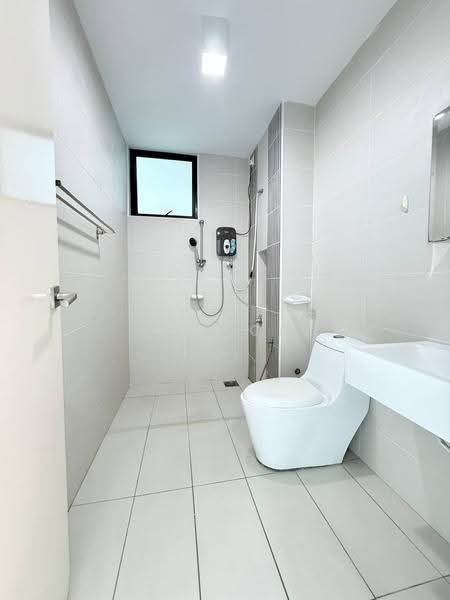 Kediaman Servis untuk Dijual di Sky Loft Premium Suites - SY Ngo - Bathroom - PropertyGuru.com.my
