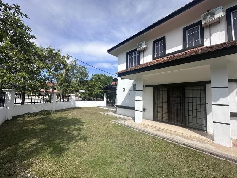 Semi-Detached House for Sale in Bandar Bukit Mahkota (Bangi) - Mahirah . - Exterior - PropertyGuru.com.my