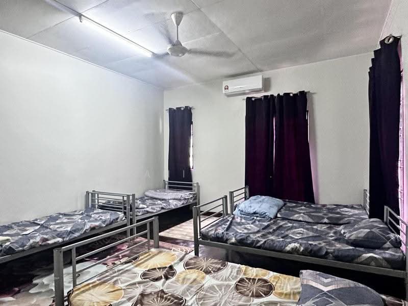 Semi-Detached House for Sale in Bandar Bukit Mahkota (Bangi) - Mahirah . - Bedroom - PropertyGuru.com.my
