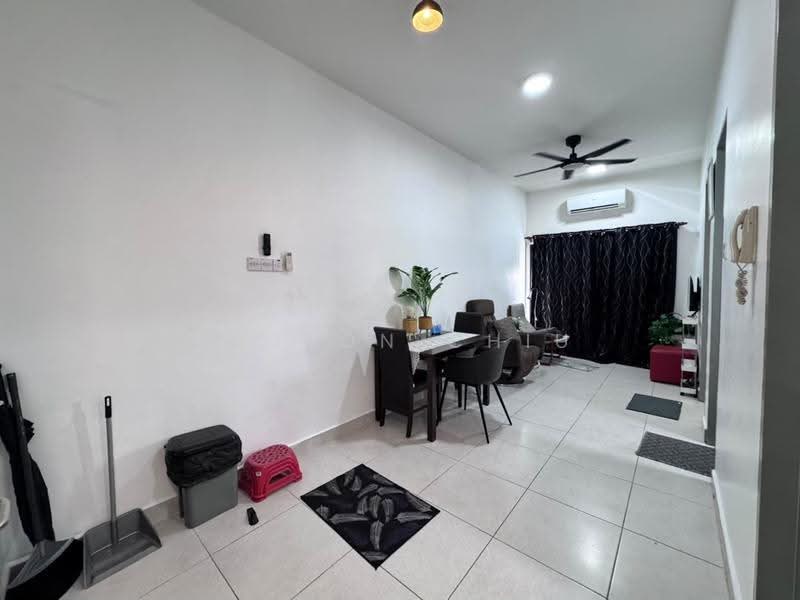 Kediaman Servis untuk Disewa di VIM 3 @ Desa Park North - Alison Chiu - Living Room - PropertyGuru.com.my