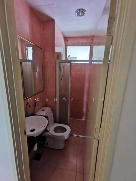 Kondominium untuk Dijual di East Lake Residence - Orange Lim - Bathroom - PropertyGuru.com.my