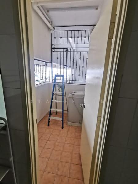 Kondominium untuk Dijual di East Lake Residence - Orange Lim - Balcony - PropertyGuru.com.my