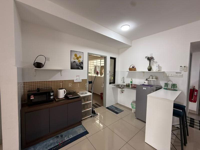 Kondominium untuk Dijual di Avia Plus, Bandar Country Homes - Tris Jong - Kitchen - PropertyGuru.com.my