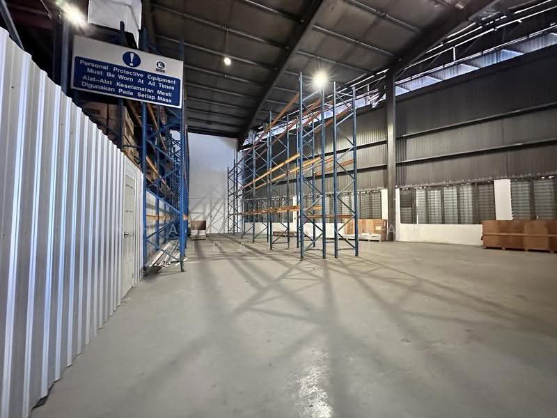 Warehouse for Rent in Glenmarie (Selangor) - Khairil Anwar Sirajudin - Interior - PropertyGuru.com.my