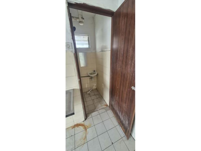 Flat for Sale at Sri Shamelin - RIZ1 . - Bathroom - PropertyGuru.com.my