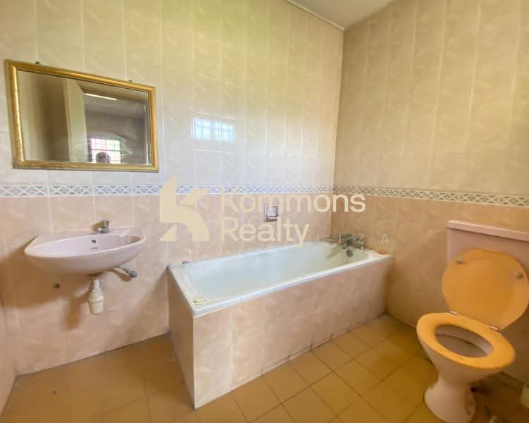 Rumah Berkembar untuk Dijual di Damansara Heights (Kuala Lumpur) - Norros Aliza - Bathroom - PropertyGuru.com.my