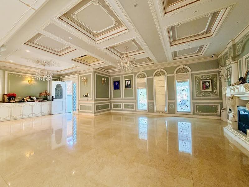 Bungalow House for Sale in Kemensah Mewah (Melawati) - Michelle Siow - Living Room - PropertyGuru.com.my