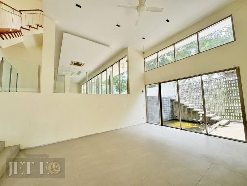 Vila Berkembar untuk Dijual di Kota Kemuning Hills (Shah Alam) - Daniel Kok - Living Room - PropertyGuru.com.my