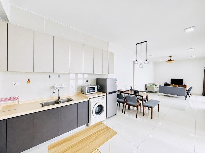 Condominium for Rent at Royal Strand @ Country Garden Danga Bay - Karen Yeo - Kitchen - PropertyGuru.com.my