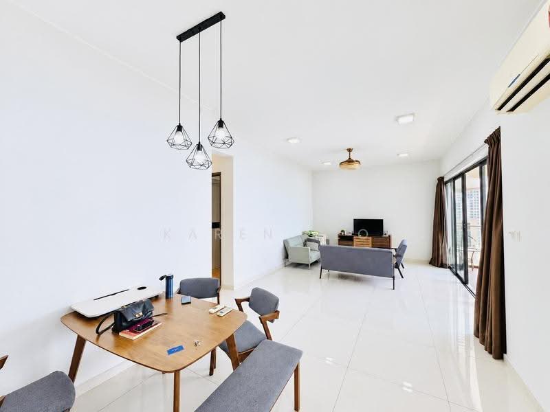 Condominium for Rent at Royal Strand @ Country Garden Danga Bay - Karen Yeo - Living Room - PropertyGuru.com.my