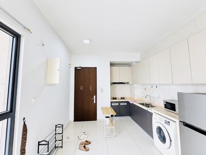 Condominium for Rent at Royal Strand @ Country Garden Danga Bay - Karen Yeo - Kitchen - PropertyGuru.com.my