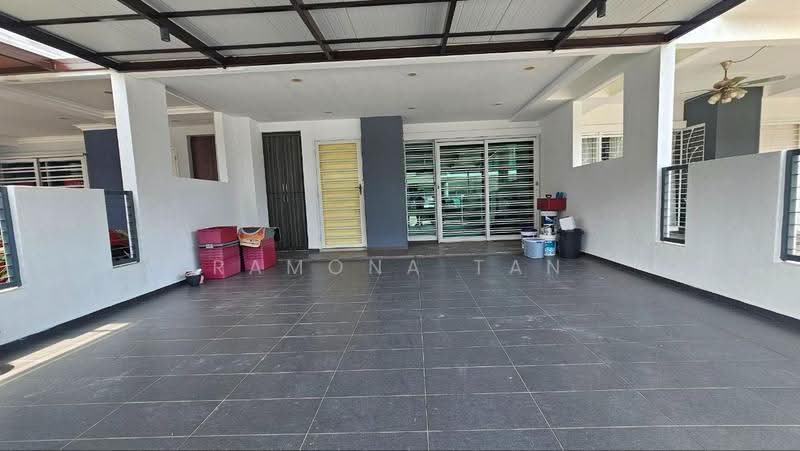 Rumah Teres 2-Tingkat untuk Dijual di Bemban (Melaka) - Ramona Tan - Car Park - PropertyGuru.com.my