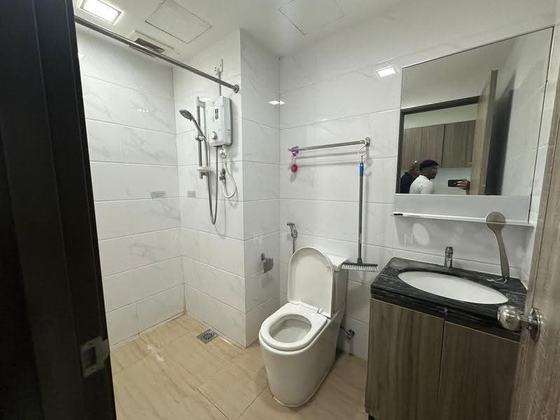 Kediaman Servis untuk Disewa di D'Secret Garden (Pangsapuri Kempas Indah) - Vincent Chen - Bathroom - PropertyGuru.com.my