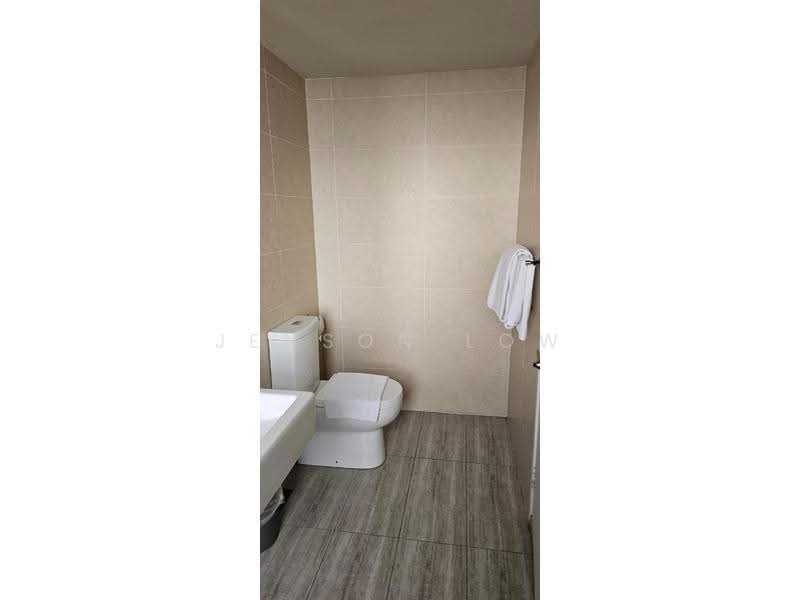 Kediaman Servis untuk Dijual di Windmill upon Hills - Jenson Low - Bathroom - PropertyGuru.com.my