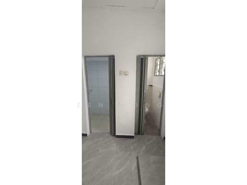 Rumah Teres untuk Dijual di Taman Kota Jaya (Kota Tinggi) - Zen Wong - Bathroom - PropertyGuru.com.my