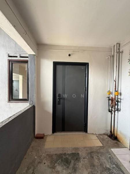 Flat for Sale at Bandar Selesa Jaya - Zen Wong - Entrance - PropertyGuru.com.my