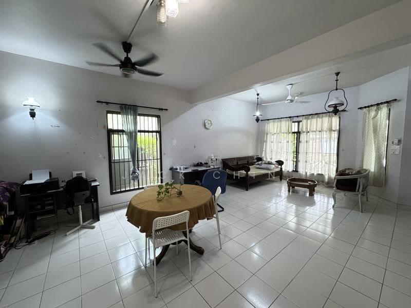 Rumah Teres 2-Tingkat untuk Dijual di Petaling Jaya (Selangor) - Jack Chin - Living Room - PropertyGuru.com.my
