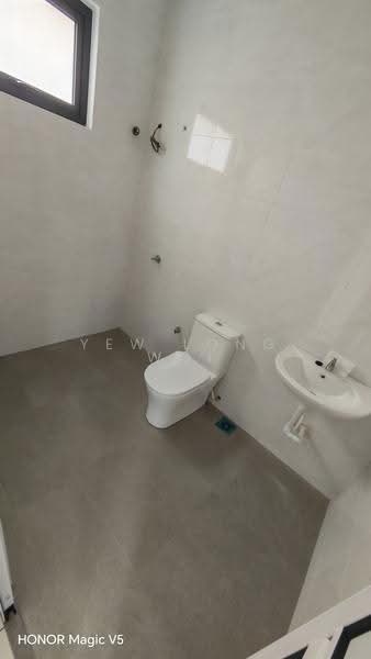 Rumah Berkembar untuk Disewa di Bandar Seri Coalfields (Sungai Buloh) - Yew Long Woi - Bathroom - PropertyGuru.com.my