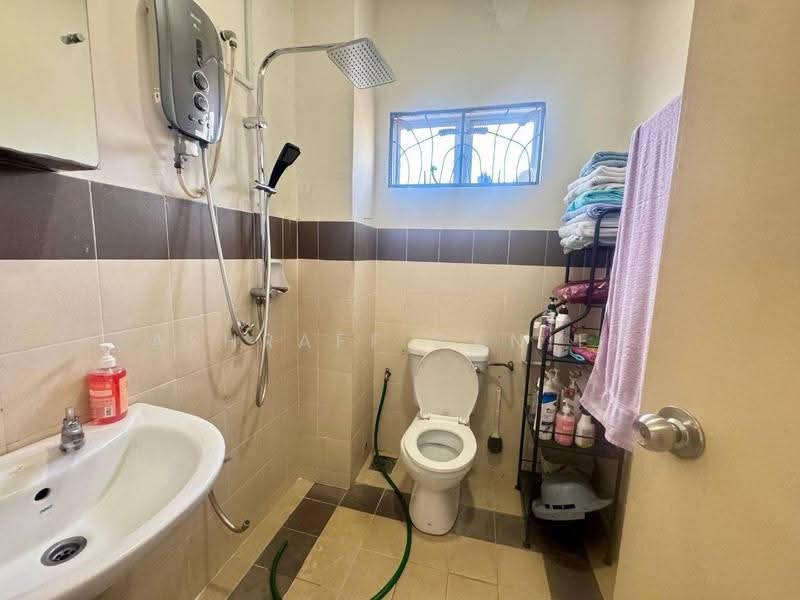 2-storey Terraced House for Sale in Prima Saujana (Kajang) - Ashraff Daniel - Bathroom - PropertyGuru.com.my
