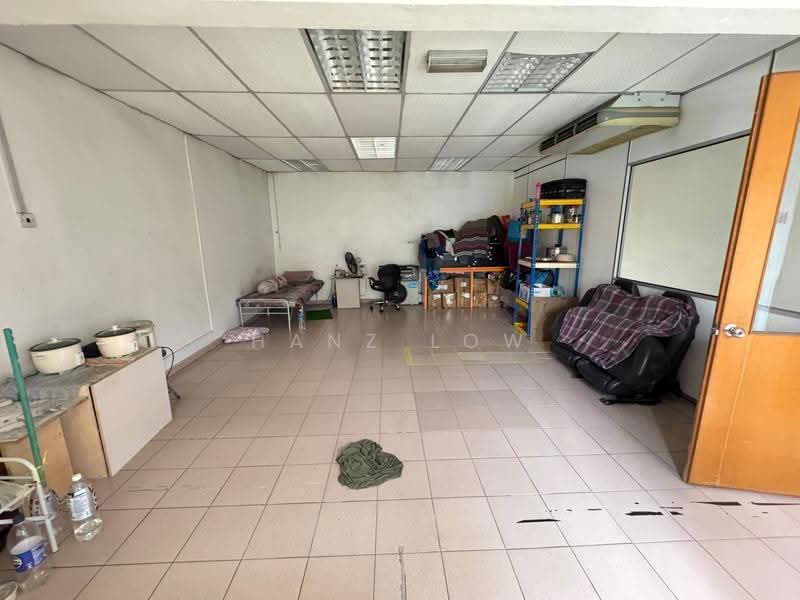 Shop for Rent in Seri Kembangan (Selangor) - Hanz Low - Interior - PropertyGuru.com.my
