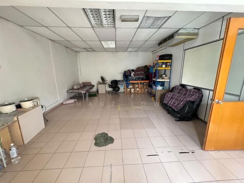 Shop for Rent in Seri Kembangan (Selangor) - Hanz Low - Interior - PropertyGuru.com.my
