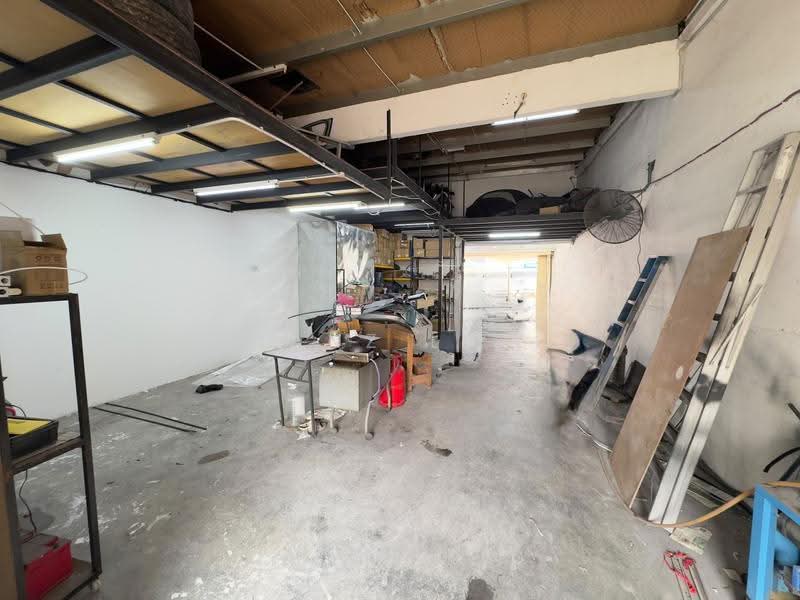 Shop for Rent in Seri Kembangan (Selangor) - Hanz Low - PropertyGuru.com.my