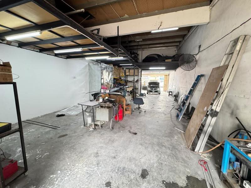 Shop for Rent in Seri Kembangan (Selangor) - Hanz Low - PropertyGuru.com.my