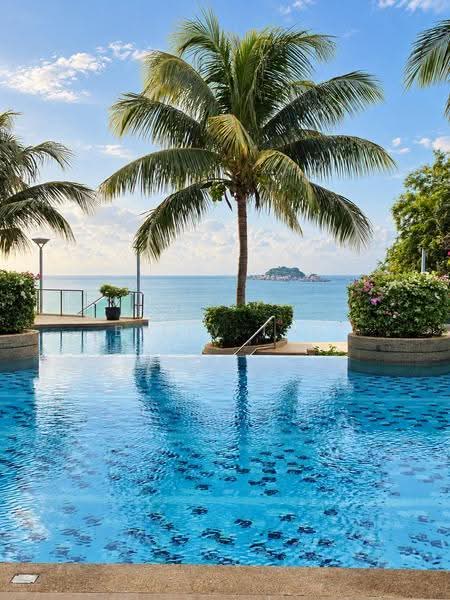 Kondominium untuk Dijual di The Cove Condominium - Billy Teh - Pool - PropertyGuru.com.my