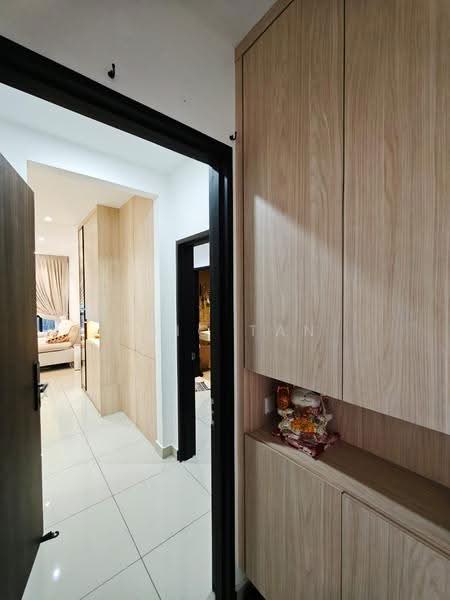 Kediaman Servis untuk Dijual di Veranda Residence - Eric Tan - Entrance - PropertyGuru.com.my
