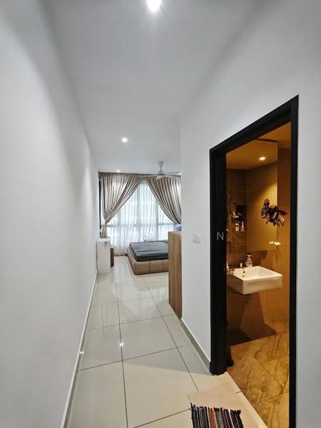 Kediaman Servis untuk Dijual di Veranda Residence - Eric Tan - Corridor - PropertyGuru.com.my