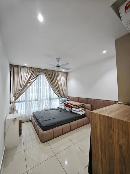 Kediaman Servis untuk Dijual di Veranda Residence - Eric Tan - Bedroom - PropertyGuru.com.my