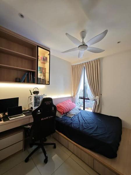 Kediaman Servis untuk Dijual di Veranda Residence - Eric Tan - Bedroom - PropertyGuru.com.my