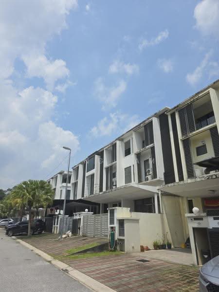 Terraced House for Sale in Taman Puncak Jalil (Seri Kembangan) - Wing Lam - Exterior - PropertyGuru.com.my