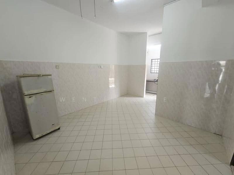 2-storey Terraced House for Sale in Taman Pulai Utama (Skudai) - Wenting Lee - Kitchen - PropertyGuru.com.my