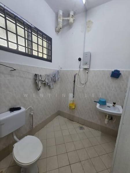 2-storey Terraced House for Sale in Taman Pulai Utama (Skudai) - Wenting Lee - Bathroom - PropertyGuru.com.my