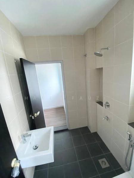 Terraced House for Sale in Bandar Serenia (Dengkil) - Hakim Fauzi - Bathroom - PropertyGuru.com.my