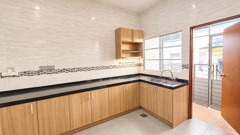 Rumah Teres 2-Tingkat untuk Dijual di Bandar Kinrara (Selangor) - Shermaine Chan - Kitchen - PropertyGuru.com.my
