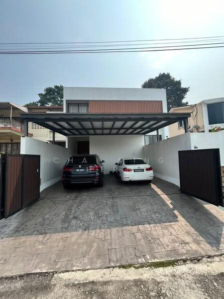 Rumah Berkembar untuk Disewa di Taman Overseas Union (Taman Oug) (Jalan Klang Lama (Old Klang Road)) - Chai Ming Hern - Car Park - PropertyGuru.com.my