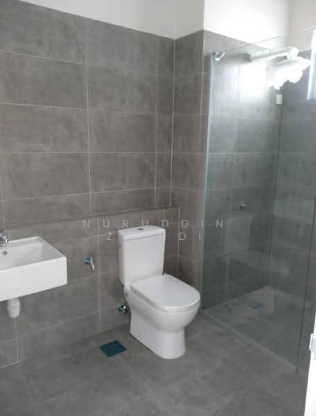 2-storey Terraced House for Rent in Dengkil (Selangor) - Nuruddin Zabidi - Bathroom - PropertyGuru.com.my
