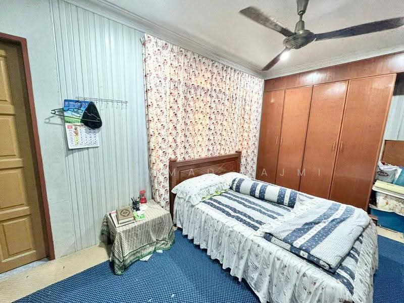 Bungalow House untuk Dijual di Kemaman (Terengganu) - Muhammad Najmi - Bedroom - PropertyGuru.com.my