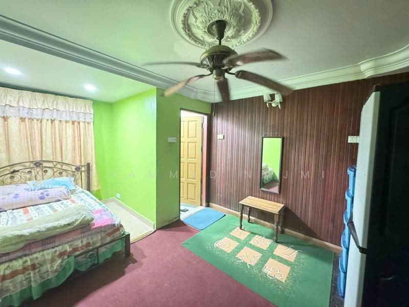 Bungalow House untuk Dijual di Kemaman (Terengganu) - Muhammad Najmi - Bedroom - PropertyGuru.com.my