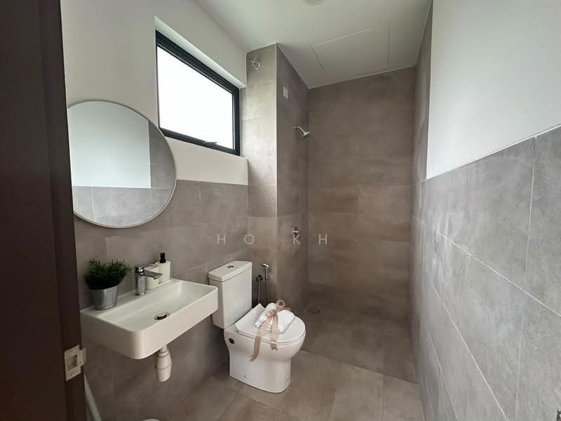Rumah Teres 2-Tingkat untuk Dijual di Semenyih (Selangor) - Ho KH - Bathroom - PropertyGuru.com.my