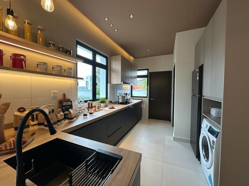 Rumah Teres 2-Tingkat untuk Dijual di Semenyih (Selangor) - Ho KH - Kitchen - PropertyGuru.com.my