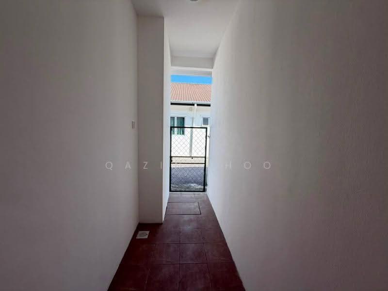 1-storey Terraced House for Sale in Pusing (Perak) - Qazin Khoo - Corridor - PropertyGuru.com.my