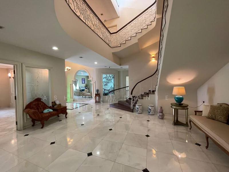 Bungalow House for Sale in SS19 (Subang Jaya) - Ashraff Daniel - Entrance - PropertyGuru.com.my