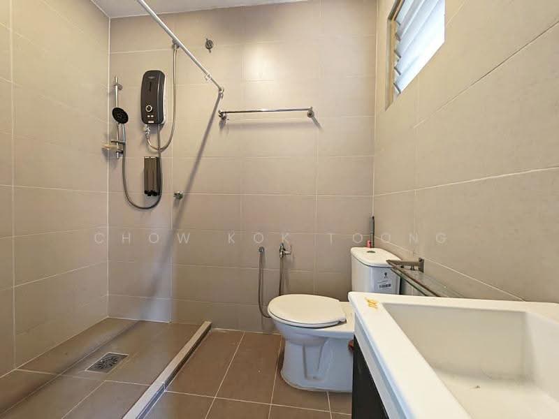 Rumah Teres 2-Tingkat untuk Dijual di Bandar Kinrara Seksyen 1 (Bandar Kinrara) - Chow Kok Toong - Bathroom - PropertyGuru.com.my